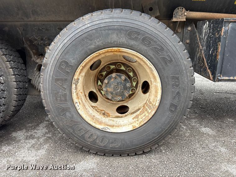 image for item FB8829 2013 International 7400 dump truck