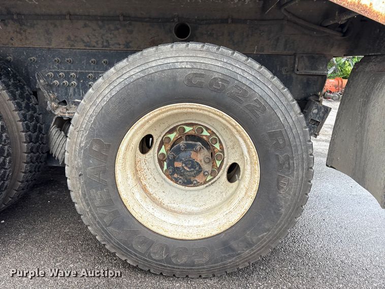 image for item FB8829 2013 International 7400 dump truck