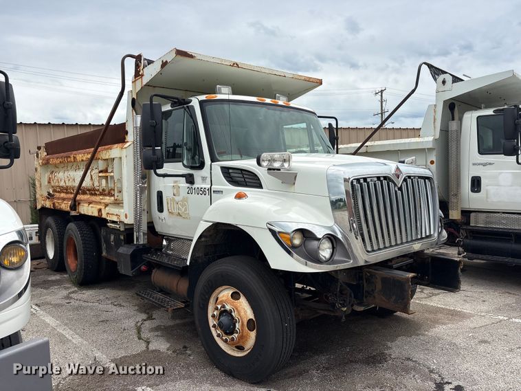 image for item FB8830 2010 International 7400 dump truck