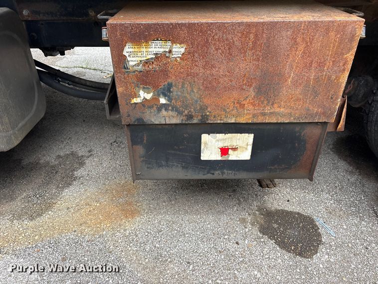image for item FB8830 2010 International 7400 dump truck