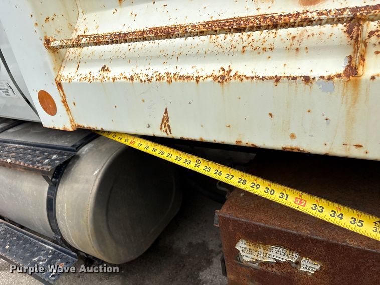 image for item FB8830 2010 International 7400 dump truck