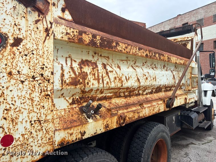 image for item FB8830 2010 International 7400 dump truck