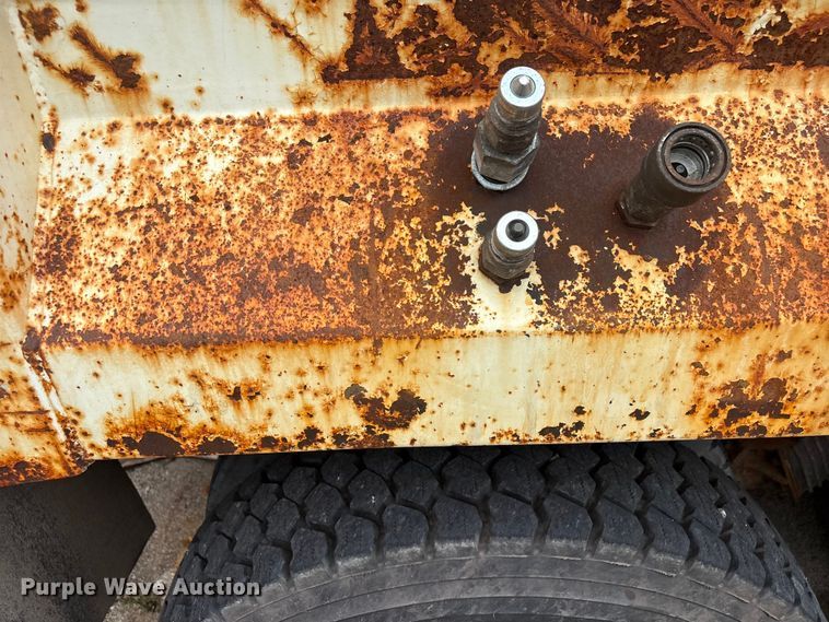 image for item FB8830 2010 International 7400 dump truck