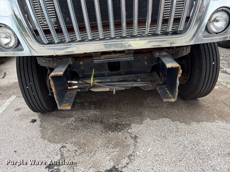 image for item FB8830 2010 International 7400 dump truck