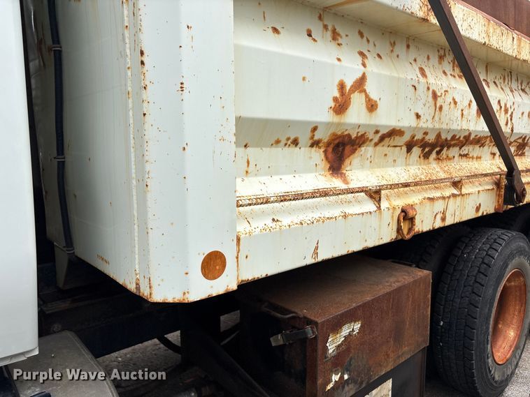 image for item FB8830 2010 International 7400 dump truck
