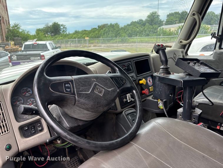 image for item FB8830 2010 International 7400 dump truck