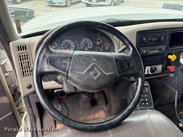 image for item FB8830 2010 International 7400 dump truck