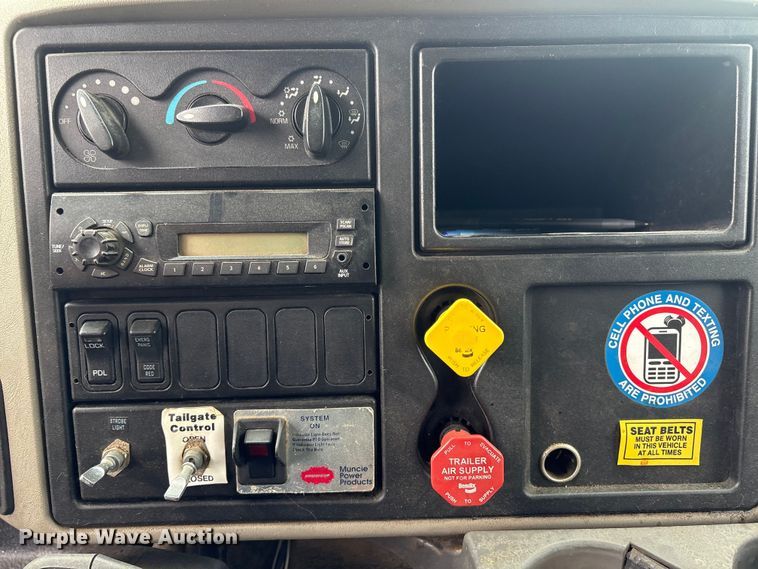 image for item FB8830 2010 International 7400 dump truck