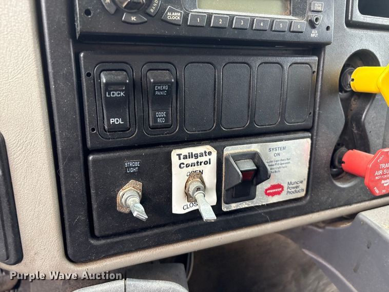 image for item FB8830 2010 International 7400 dump truck
