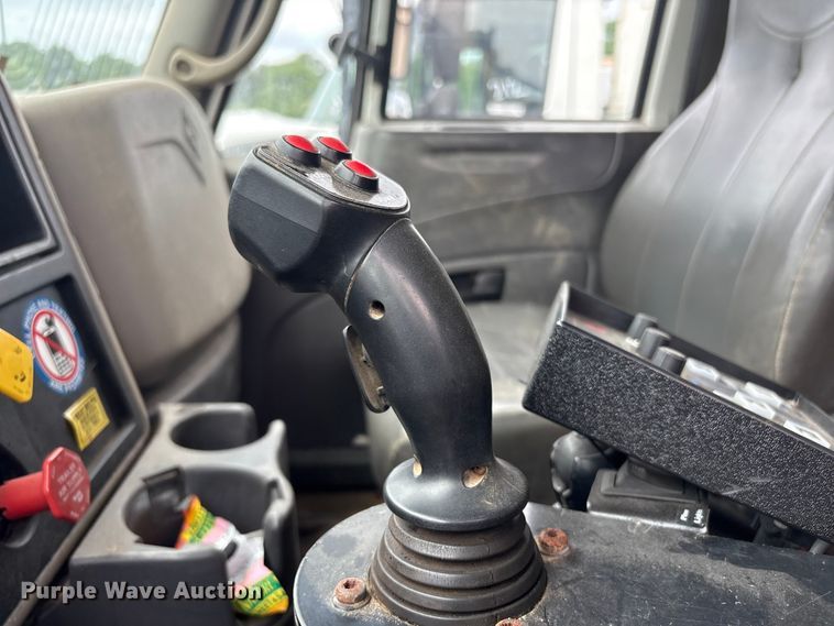 image for item FB8830 2010 International 7400 dump truck