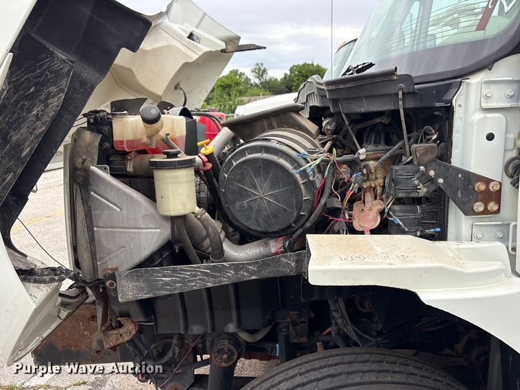 image for item FB8830 2010 International 7400 dump truck