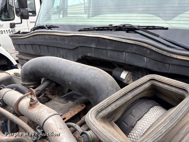 image for item FB8830 2010 International 7400 dump truck