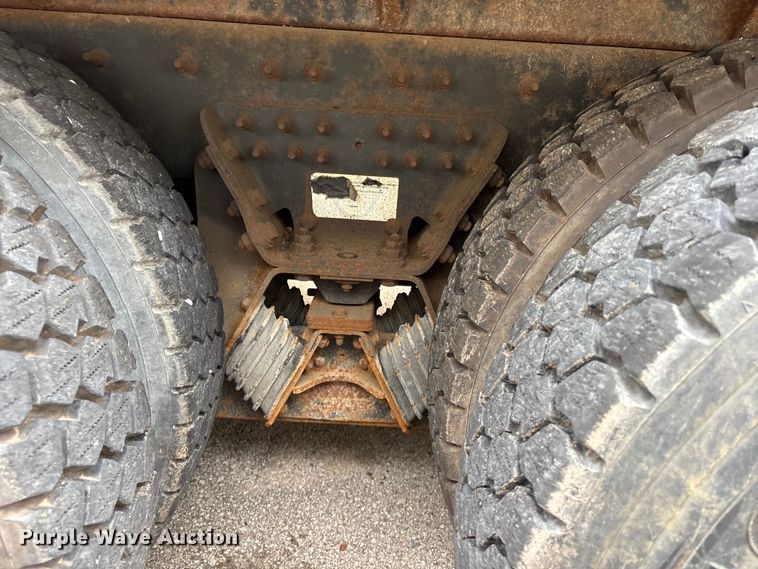 image for item FB8830 2010 International 7400 dump truck