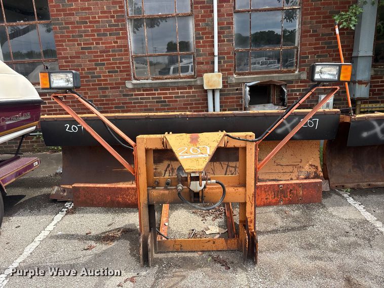 image for item FB8836 2006 Wausau snow plow