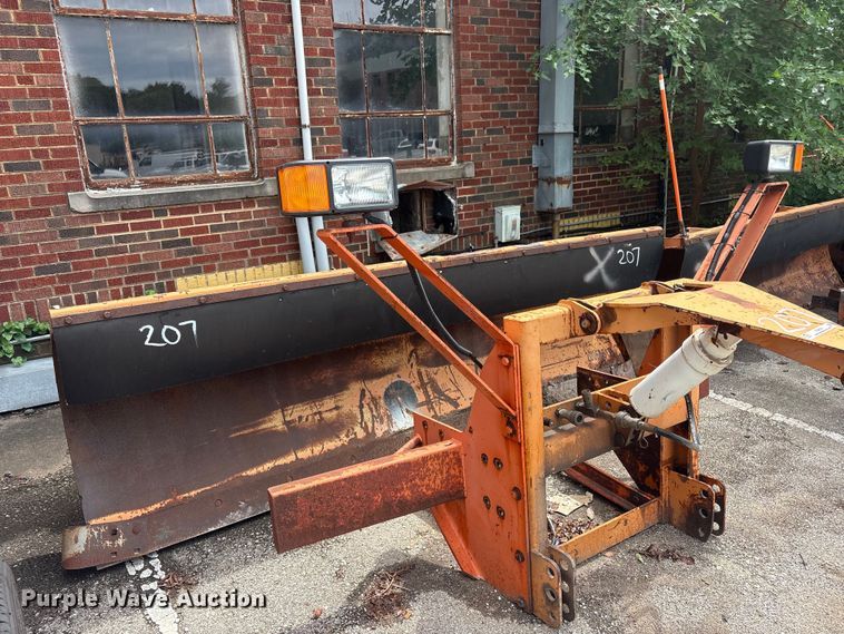 image for item FB8836 2006 Wausau snow plow