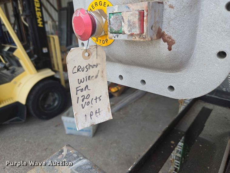 image for item FB8837 Teemark SUPER6-PM paint can crusher