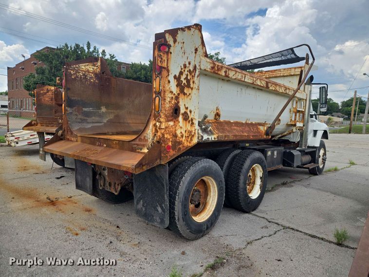 image for item FB8843 2009 International 7400 dump truck