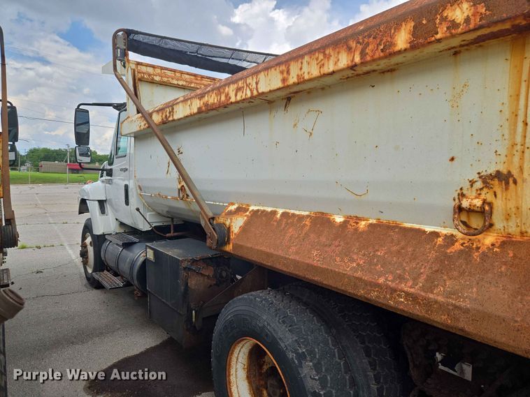 image for item FB8843 2009 International 7400 dump truck