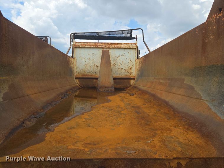 image for item FB8843 2009 International 7400 dump truck
