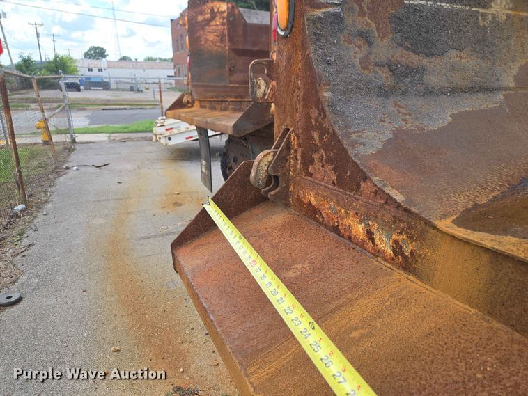 image for item FB8843 2009 International 7400 dump truck