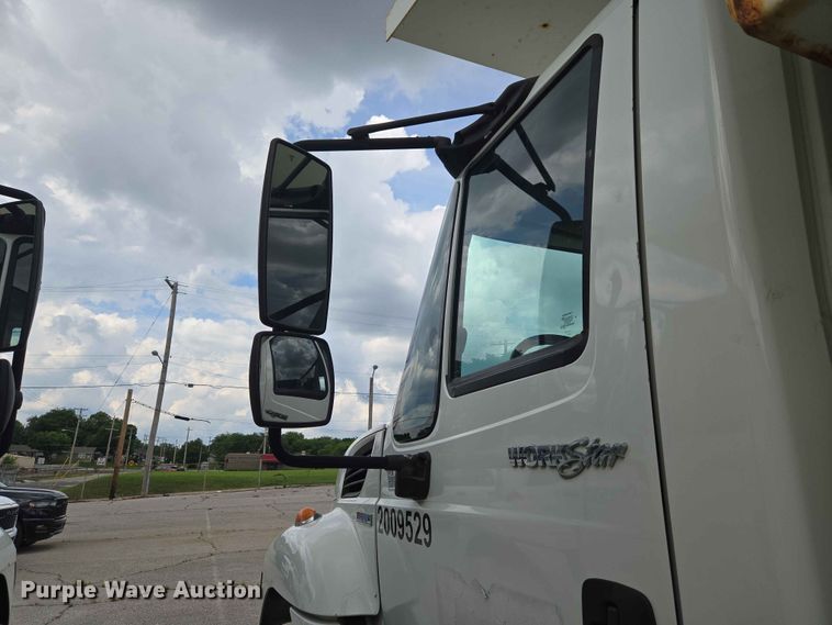 image for item FB8843 2009 International 7400 dump truck