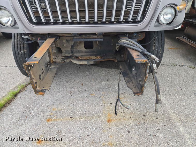 image for item FB8843 2009 International 7400 dump truck