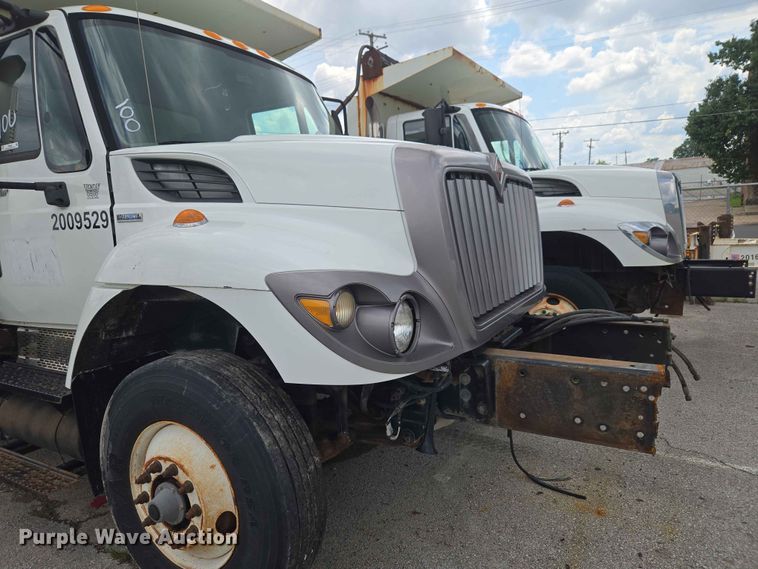 image for item FB8843 2009 International 7400 dump truck