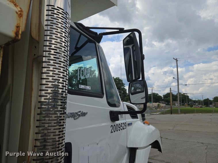image for item FB8843 2009 International 7400 dump truck