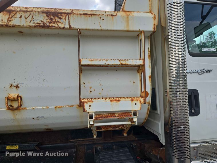 image for item FB8843 2009 International 7400 dump truck