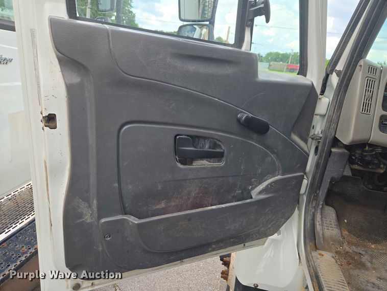 image for item FB8843 2009 International 7400 dump truck