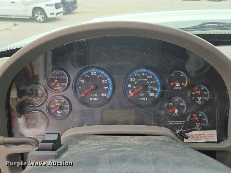 image for item FB8843 2009 International 7400 dump truck