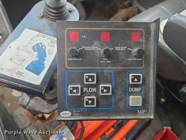 image for item FB8843 2009 International 7400 dump truck