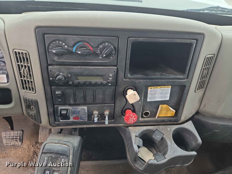 image for item FB8843 2009 International 7400 dump truck