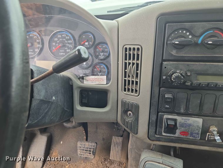 image for item FB8843 2009 International 7400 dump truck