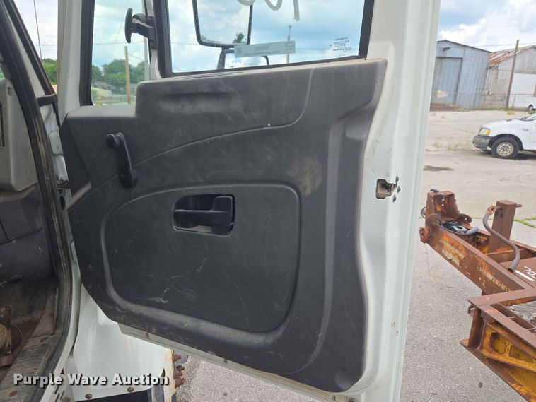 image for item FB8843 2009 International 7400 dump truck