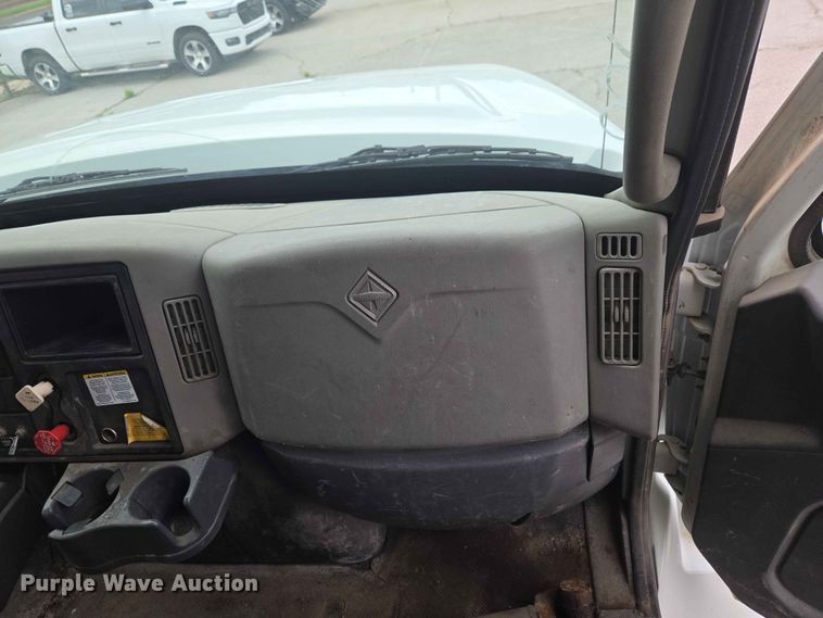 image for item FB8843 2009 International 7400 dump truck