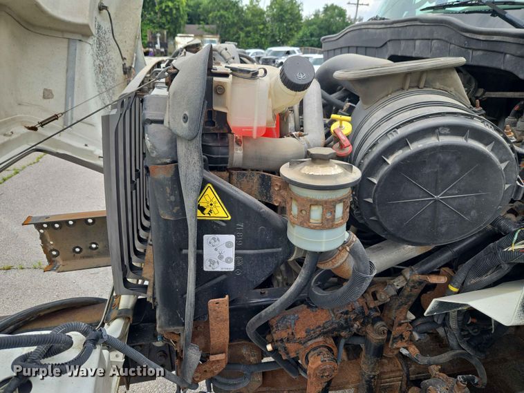 image for item FB8843 2009 International 7400 dump truck