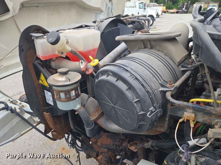 image for item FB8843 2009 International 7400 dump truck