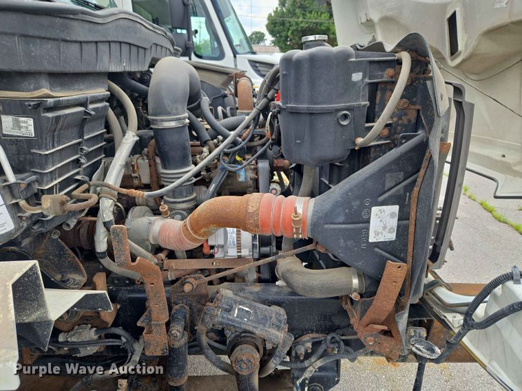 image for item FB8843 2009 International 7400 dump truck