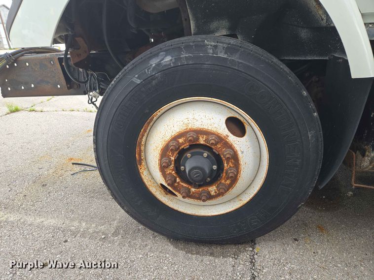 image for item FB8843 2009 International 7400 dump truck