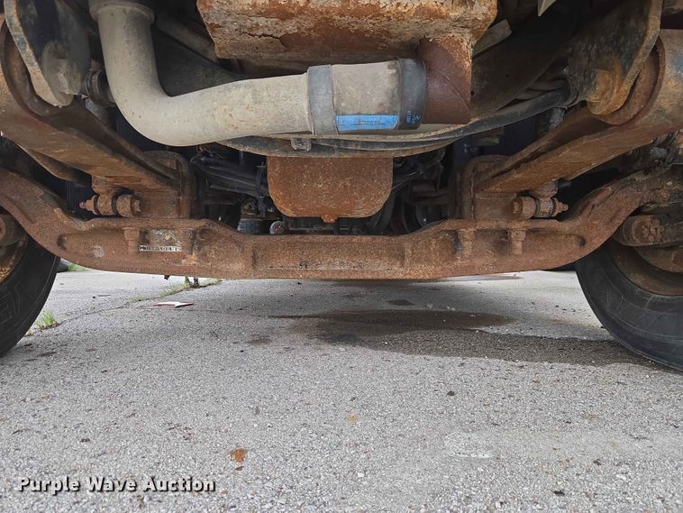 image for item FB8843 2009 International 7400 dump truck