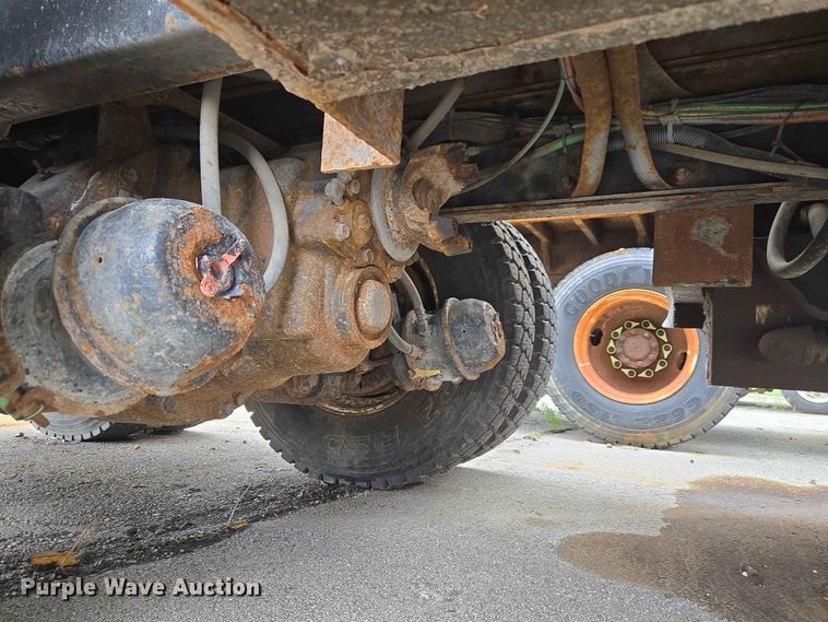 image for item FB8843 2009 International 7400 dump truck