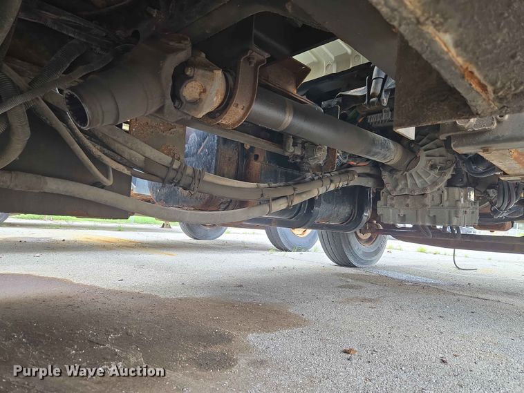 image for item FB8843 2009 International 7400 dump truck