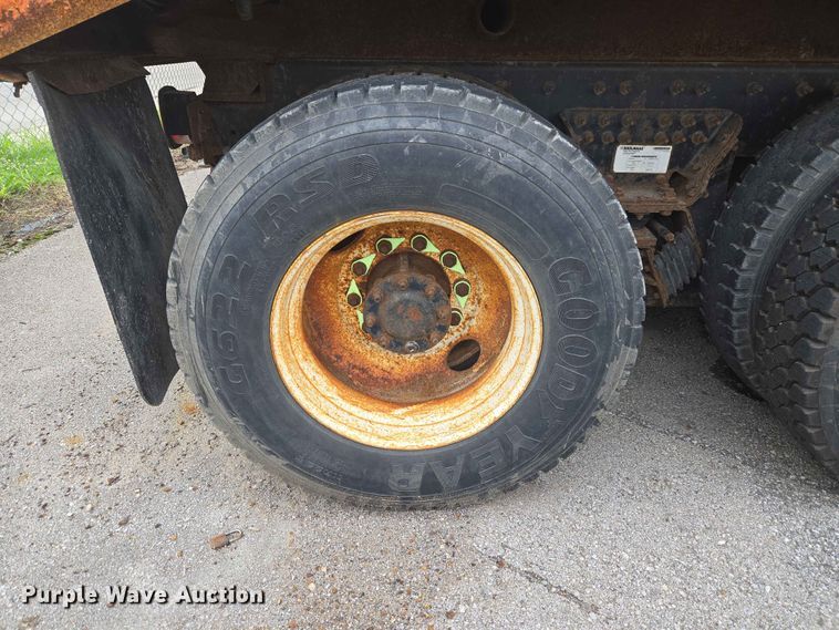 image for item FB8843 2009 International 7400 dump truck