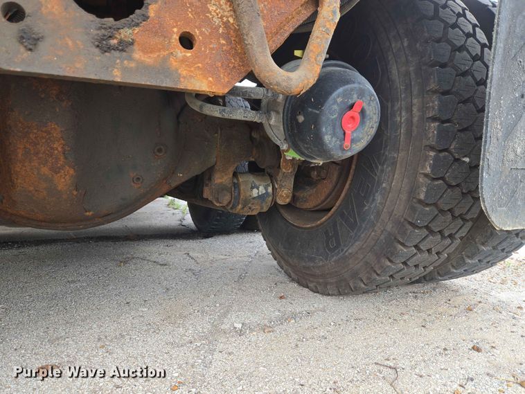 image for item FB8843 2009 International 7400 dump truck