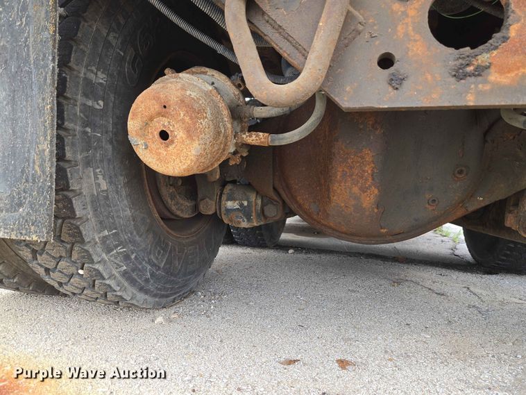 image for item FB8843 2009 International 7400 dump truck