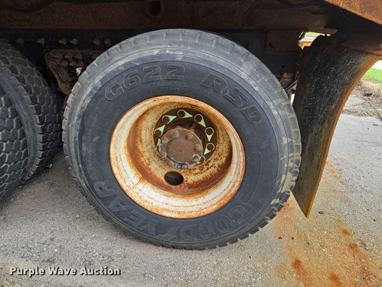 image for item FB8843 2009 International 7400 dump truck