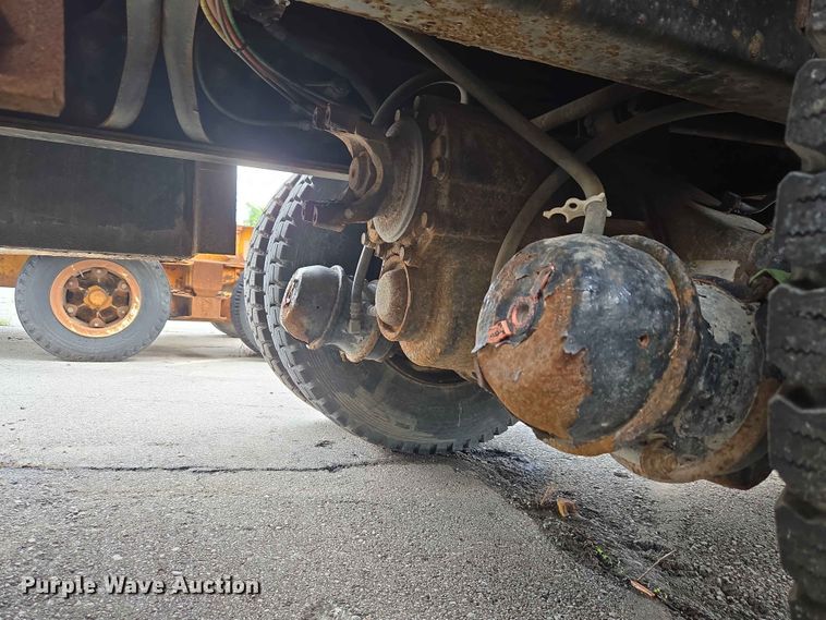 image for item FB8843 2009 International 7400 dump truck