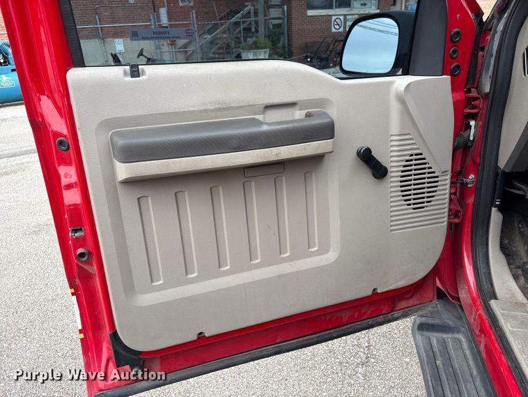 image for item FB8844 2008 Ford F250 Super Duty XL Ext. Cab pickup truck