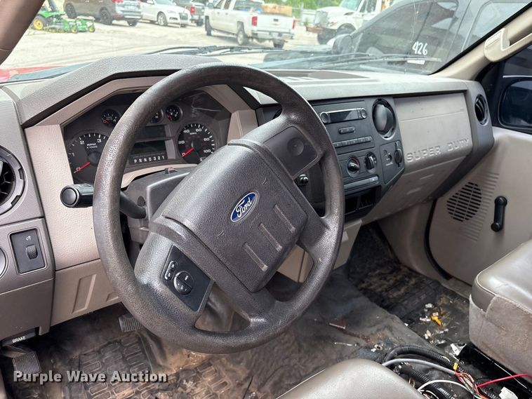 image for item FB8844 2008 Ford F250 Super Duty XL Ext. Cab pickup truck